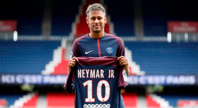 Neymar durante su presentación en el PSG, en agosto del 2017.