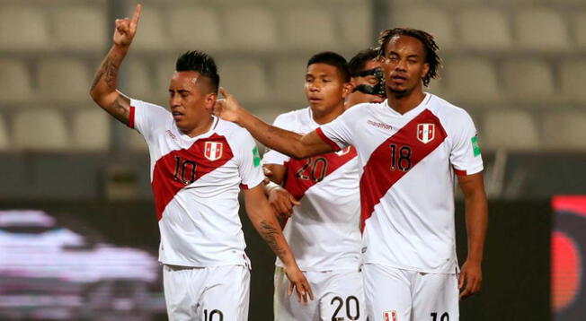 Christian Cueva celebra el primer gol de Perú sobre Venezuela