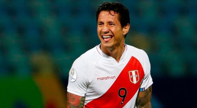 Gianluca Lapadula cuando se pone la camiseta nacional se transforma en un gladiador