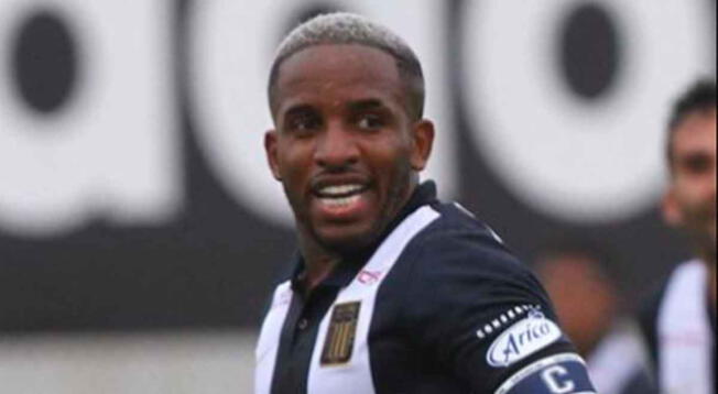 Jefferson Farfán tiene contrato con Alianza Lima hasta diciembre del año 2022.