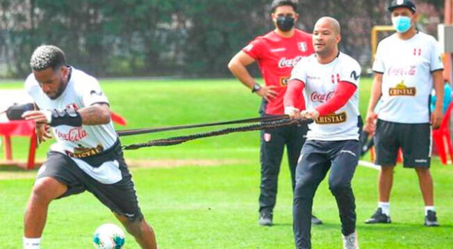 Alberto Rodríguez entrena con la selección peruana