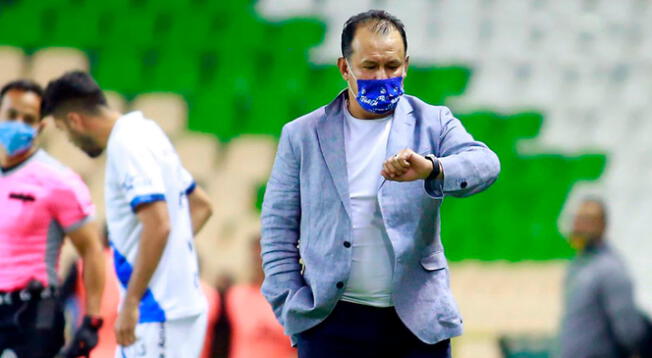 Juan Reynoso tendría nuevas opciones en su carpeta que lo alejarían de Cruz Azul