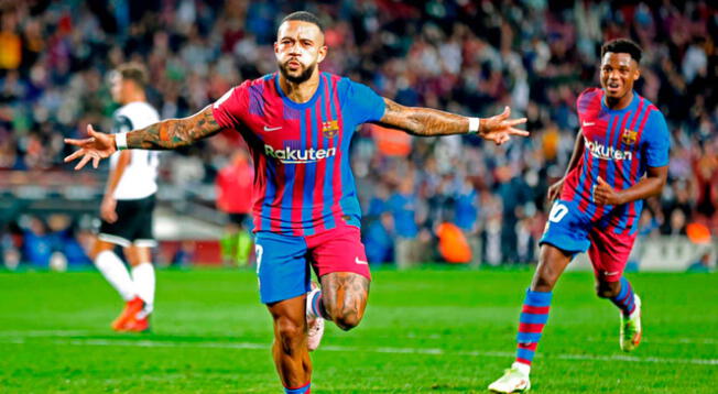 Memphis Depay se hizo presente en uno de los goles de Barcelona