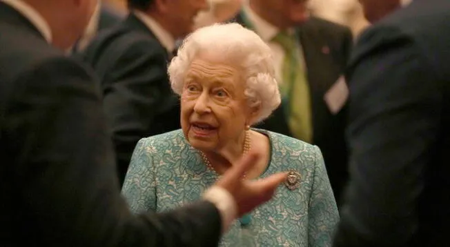Reina Isabel II rechaza premio a