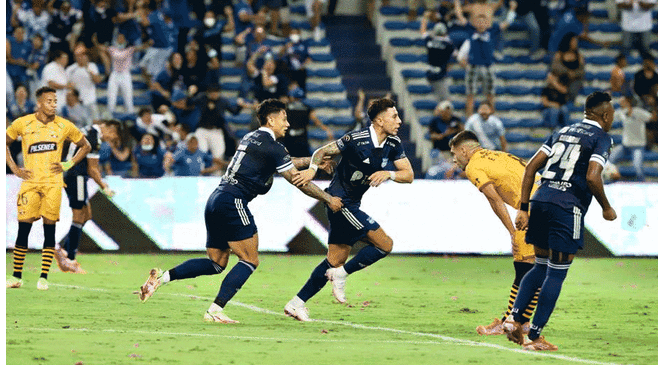 En el Capwell, Emelec venció 2-1 a Barcelona para quedarse con el clásico de Ecuador