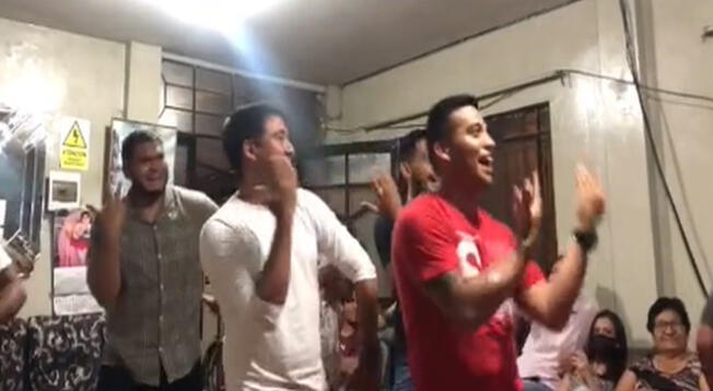 Jóvenes son furor en redes sociales al bailar