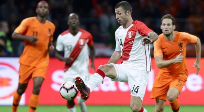 Horacio Calcaterra debutó con la Selección Peruana en amistoso ante Holanda