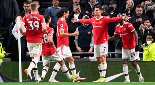 Cristiano Ronaldo celebra su gol con Manchester United Cristiano Ronaldo celebra su gol con Manchester United