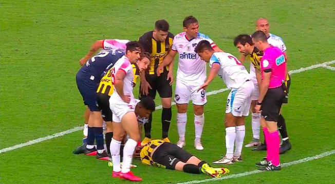 Agustín Álvarez sufrió golpe en la cabeza que asustó a todos los jugadores