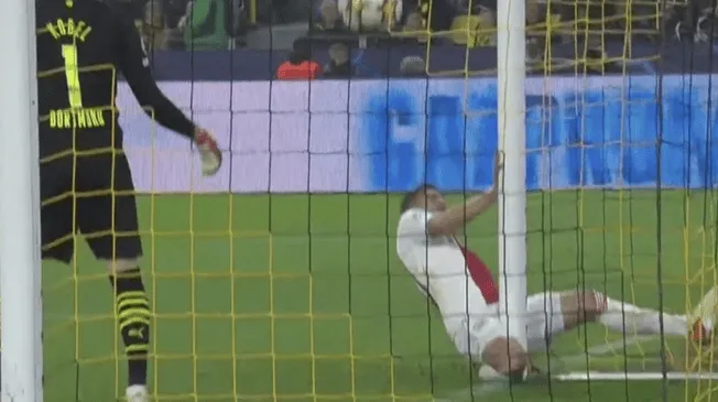 Dusan Tadic anotó el empate ante Borussia Dortmund.