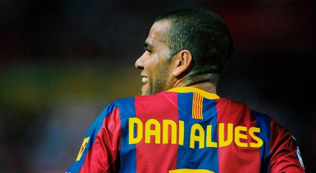 Se reveló el sorprendente salario y el dorsal de Dani Alves en Barcelona Se reveló el sorprendente salario y el dorsal de Dani Alves en Barcelona