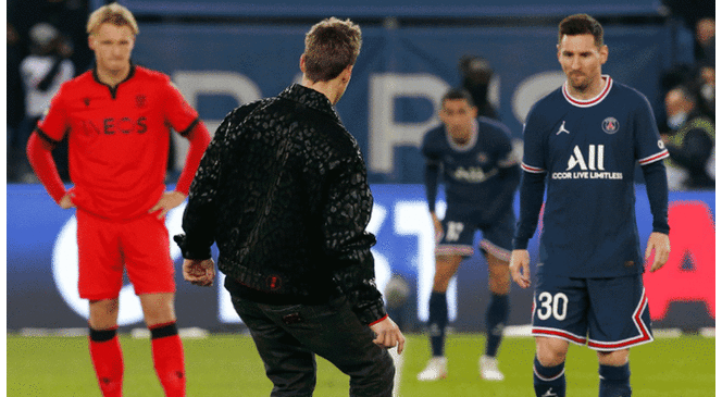 El estreno de Lionel Messi con su nuevo Balón de Oro no fue el mejor: PSG empató 0-0 con Niza.