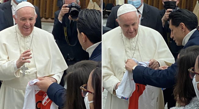 Gianluca Lapadula buscó al papa Francisco para entregarle la camiseta de Perú.