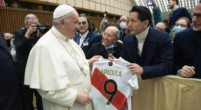Gianluca Lapadula y el descuido que cometió en su visita al Papa