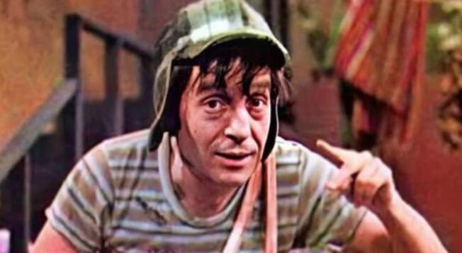 Mira la escena en donde El Chavo le regalo su juguete a otro niño en Navidad