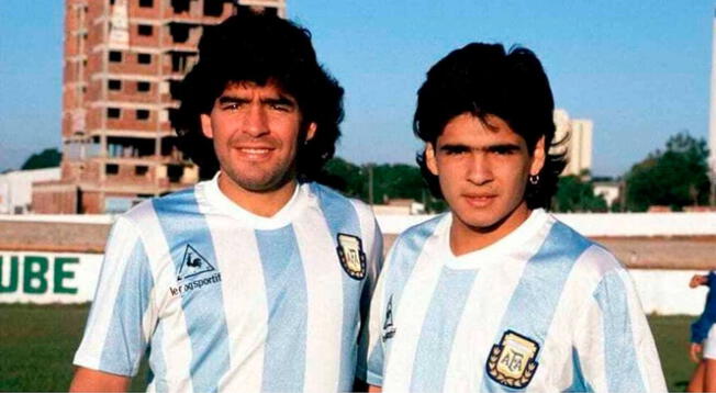 Diego Armando Maradona junto a su hermano Hugo Maradona