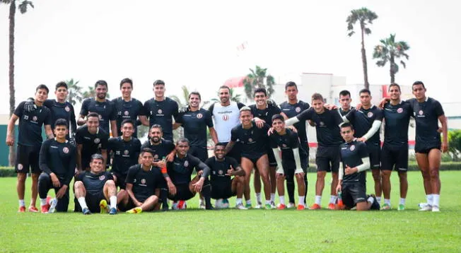 Universitario de Deportes y su plantilla para la temporada 2022