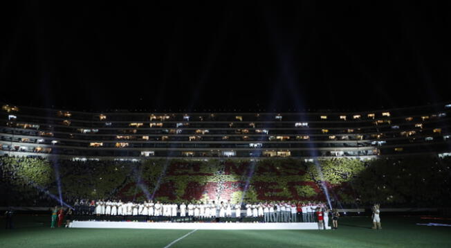 Universitario de Deportes en la Noche Crema.