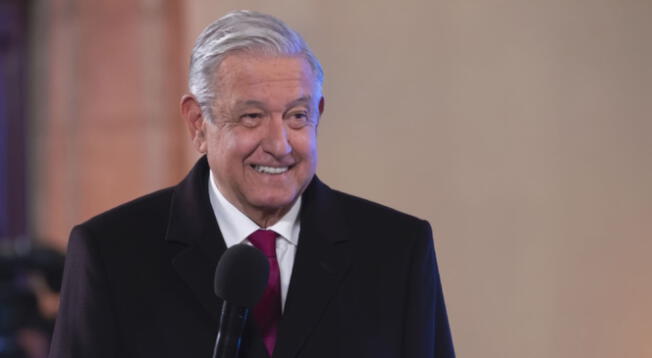 López Obrador mantiene un matrimonio de 16 años con Beatriz Gutiérrez Müller, pero al buscar en internet la identidad de su novia figura con otro nombre.