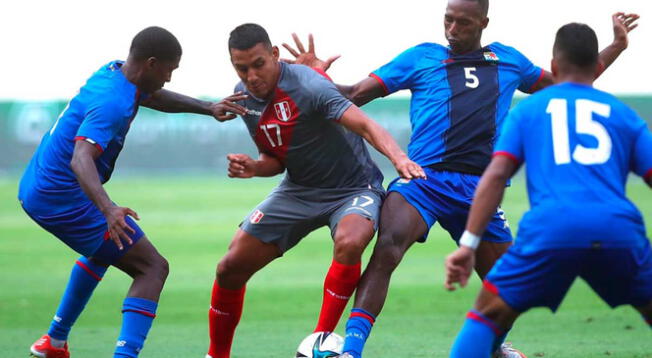 Alex Valera se estrenó como goleador de la Selección Peruana.