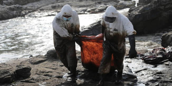 Marina de Guerra y OEFA detectan segundo derrame de petróleo en refinería de Repsol