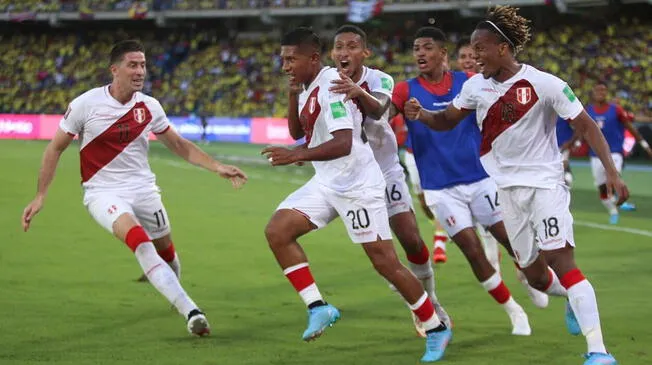 Perú ganó 1-0 a Colombia en Barranquilla con gol de Edison Flores.