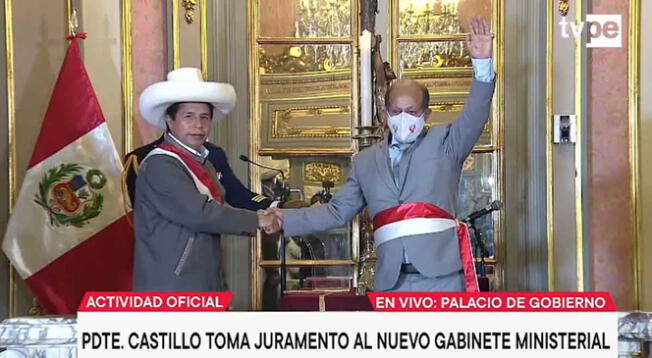 Pedro Castillo juramentó a su nuevo gabinete ministerial