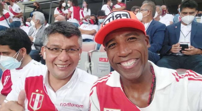 Cuto Guadalupe asiste al estadio para alentar a la selección peruana de fútbol en el Perú vs Ecuador