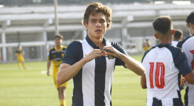 Juan Pablo Goicochea firmó contrato profesional con Alianza Lima.