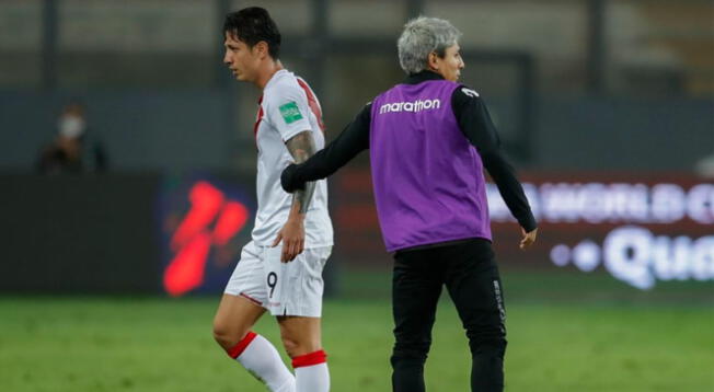 Raúl Ruidíaz y Gianluca Lapadula, tras la derrota ante Argentina.