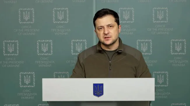 Interprete rompe en llanto mientras traducía el discurso del presidente de Ucrania
