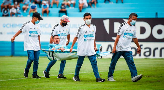 Fernando Pacheco se fue lesionado a los pocos minutos de haber jugado con Sporting Cristal