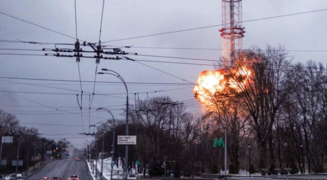 ¡Lo último! Rusia destruye la torre de TV de Kiev y mata al menos a 5 ucranianos