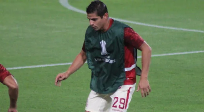 Aldo Corzo se retiró lesionado faltando cinco minutos para el final del primer tiempo en el Universitario vs Barcelona.