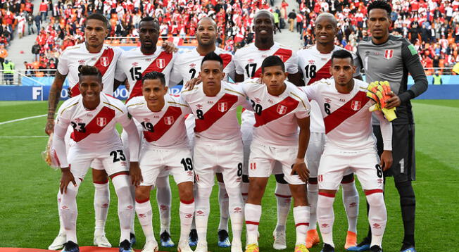 El equipo peruano que inició las acciones ante Francia en Rusia 2018