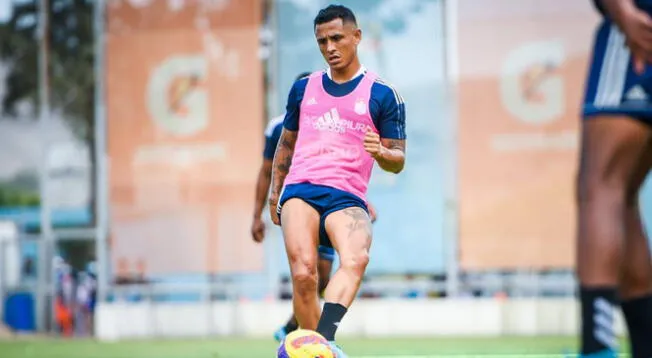 Yoshimar Yotún ya entrena con Sporting Cristal.