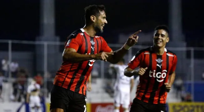 Libertad goleó 3-0 a Nacional de Asunción.