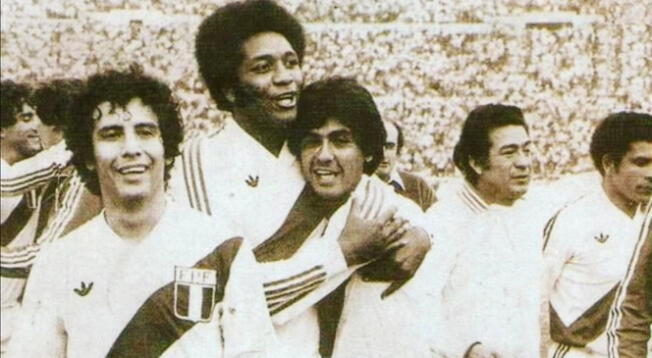 Perú derrotó a Uruguay en el Centenario rumbo a España 82'