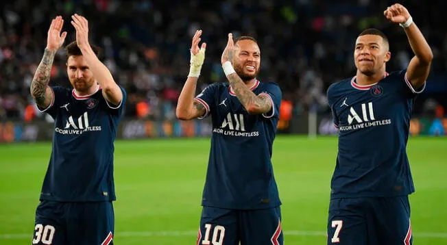 Lionel Messi, Neymar y Kylian Mbappé jugando juntos en el PSG