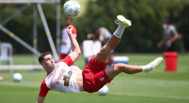 Santiago Ormeño una de las cartas de gol de Perú.