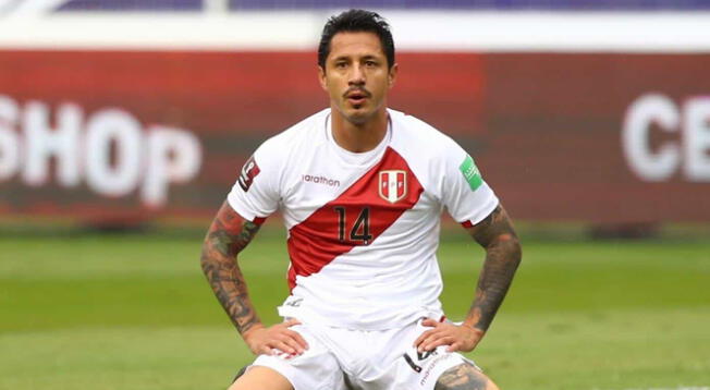 Gianluca Lapadula arrancó de titular en el último partido de Perú