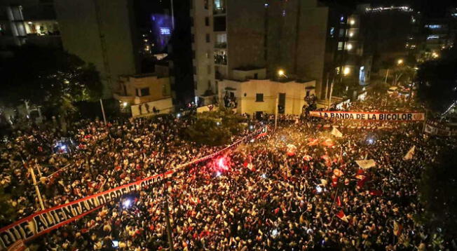 Hinchada se hizo presente en las afueras del hotel Hilton