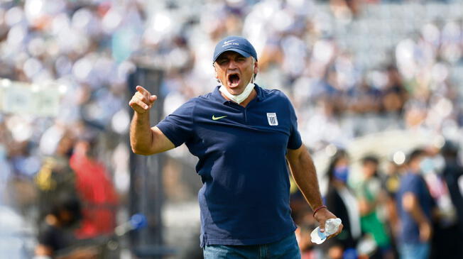 Carlos Bustos salió campeón con Alianza Lima en 2021. Foto: Luis Jiménez/La República