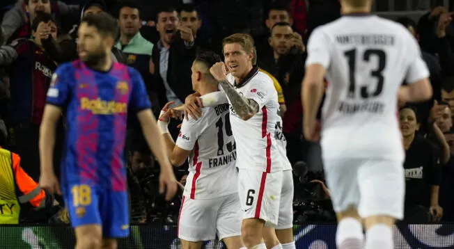 Santos Borré marcó el segundo tanto del Frankfurt sobre Barcelona