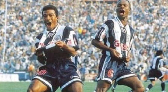 Waldir Saénz celebrando sus goles en un Matute abarrotado de hinchas Waldir Saénz celebrando sus goles en un Matute abarrotado de hinchas
