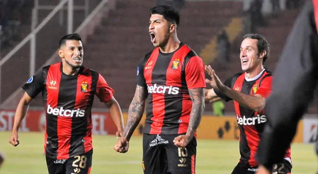 Luis Iberico celebra su gol ante Racing por la Copa Sudamericana