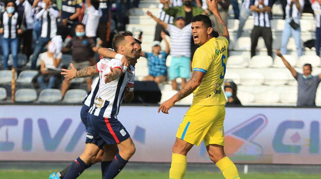 Alianza Lima: Lavandeira celebra su gol.