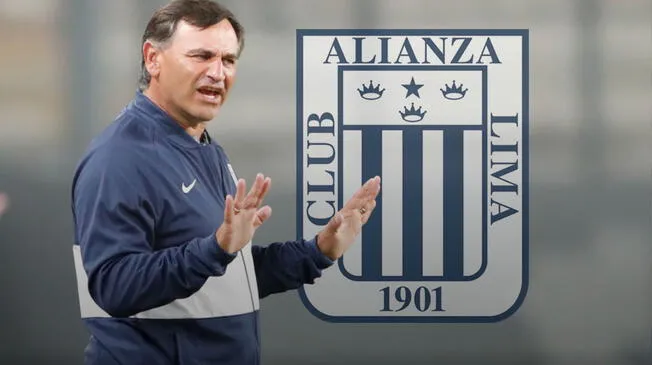 Carlos Bustos salió campeón con Alianza Lima en 2021. Foto: composición GLR/EFE