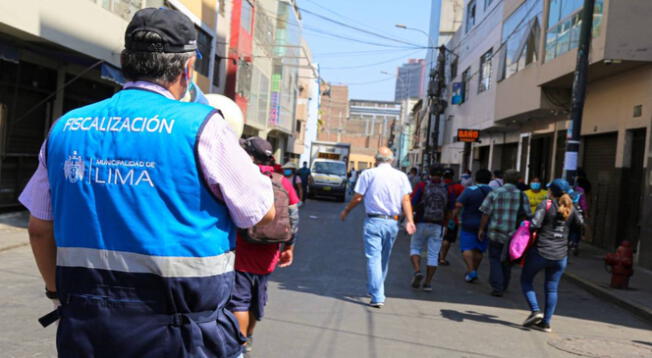 Serenos de Lima confundieron a ciudadanos con ambulantes y les arrebatan sus pertenencias