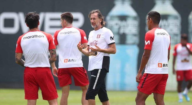 Ricardo Gareca planea todo sobre el repechaje.